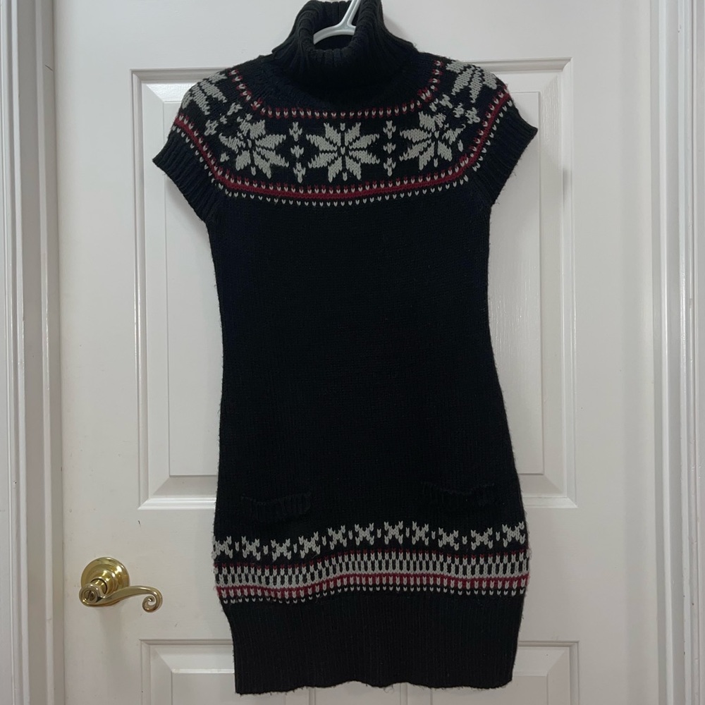 Shortsleeved Turtleneck Sweater Dress Junior’s M